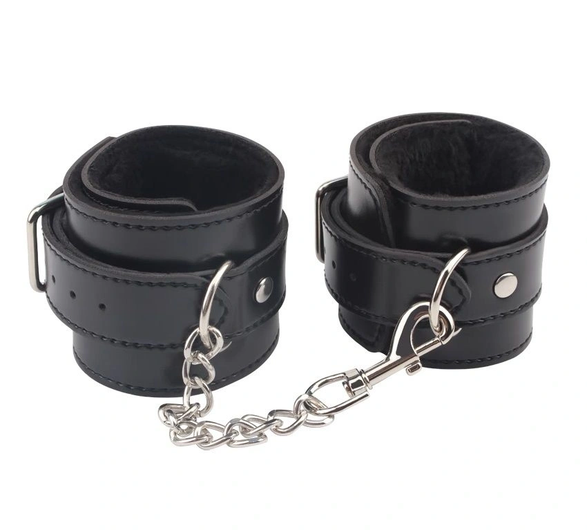 Черные оковы на ноги Obey Me Leather Ankle Cuffs - изображение товара